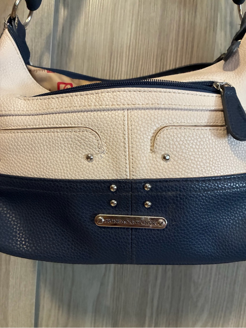 Stone Mountain Accessories Cream and Navy Two-Tone Shoulder Bag
